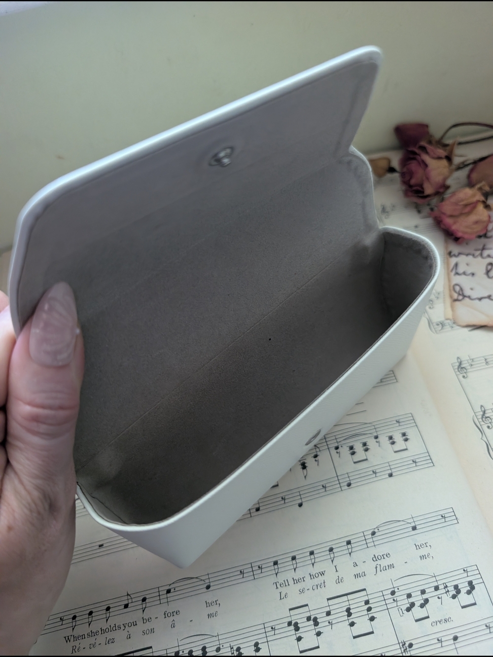 Michael Kors White Sunglasses Case - Picture 6 of 7